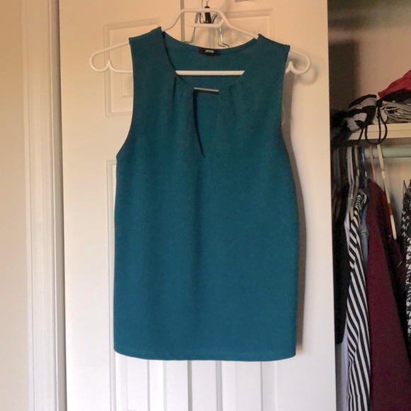 Cute chic teal cami - Picture 1 of 2